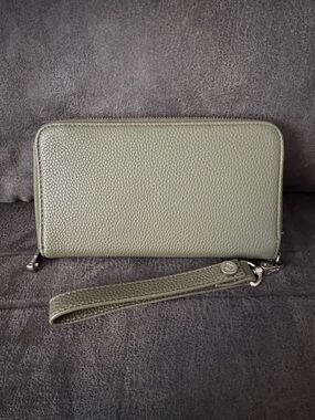 Thirty-One All About the Benjamins Wallet - Sage Green